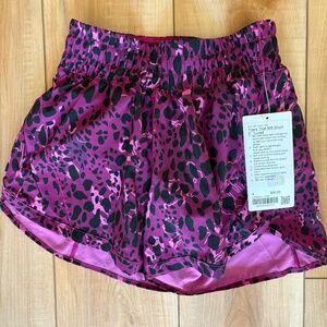 Lululemon Track That Mid Rise 5” Inseam